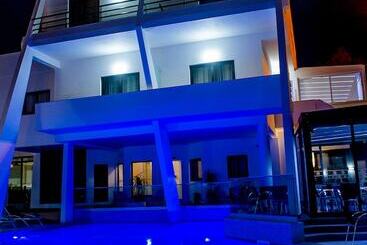 تختخواب و صبحانه Villamar Style Maison