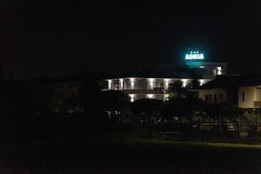 Otel Adria Beach