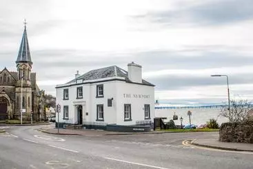 ホテル The Newport Restaurant With Rooms