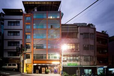 Taipei Travelers International Hostel