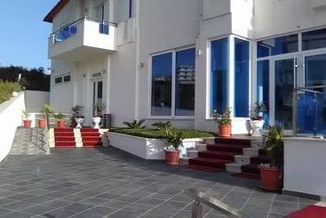 ホテル Aler Holiday Inn