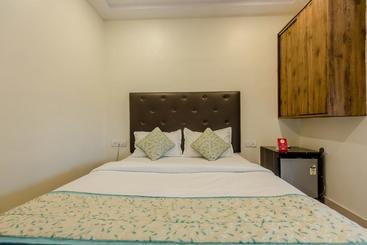 Hotel Oyo Rooms Near Kokilaben Hospital