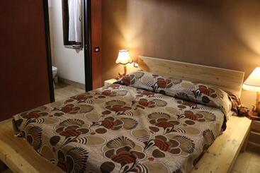 Casa Mattia  B&b In Legno & Paglia