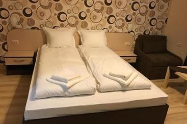 בית מלון כפרי Body M