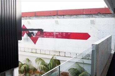 Мотель The Metrotel