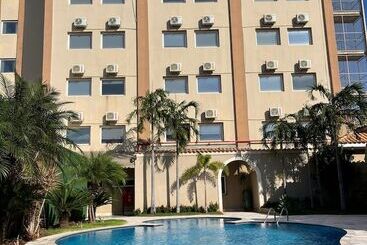 ホテル Oeste Plaza