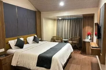 Resort Zeenath Taj Gardens