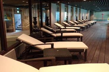 هتل Grand Bay Resort