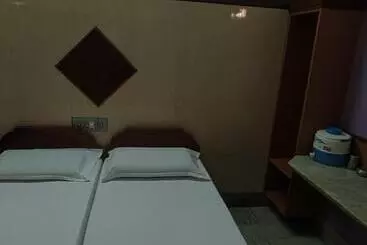 ホテル Krishna Lodge
