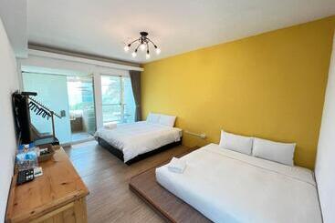 تختخواب و صبحانه Cest La Vie