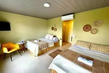 Hotelli Y Cabinas Del Trópico