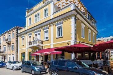 تختخواب و صبحانه Giardin Exclusive Rooms And Suite