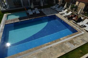 آپارتمان Lighthouse Nadia Aparts