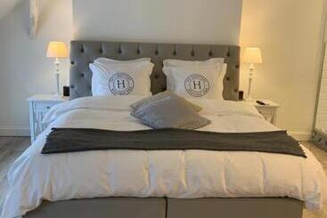 تختخواب و صبحانه The Hamptons Boutique