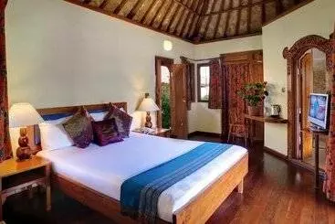 Strawberry Hill Hotel & Restaurant