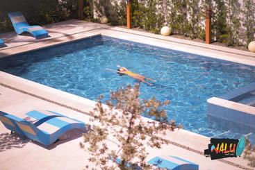 Hotel Nalu Surf Camp