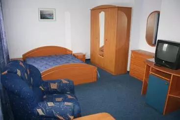 Hotel Zhovtnevyi