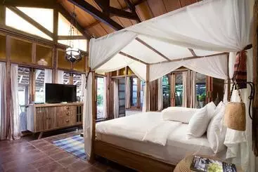 Desa Alamanis Resort Villa