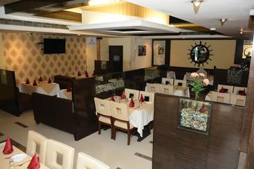 호텔 Ajuba Residency