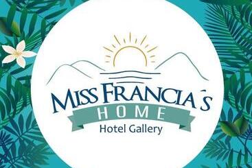 هتل Miss Francia´s Home