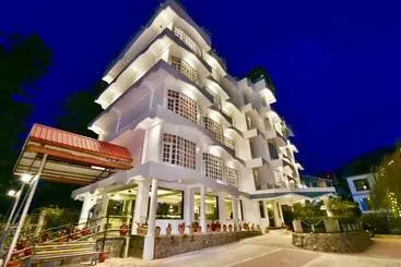 Hillcrest Resort By Dls Hotels