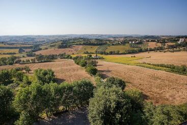 ホテル La Cantinella