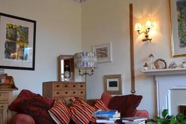 تختخواب و صبحانه The Spindle Guest Rooms