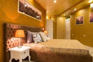 هتل Jorela Family