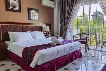 ホテル Marand Resort  Highway