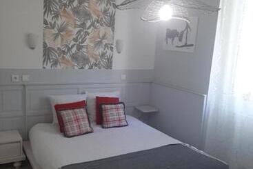 فندق Hôtel La Tour Des Fées