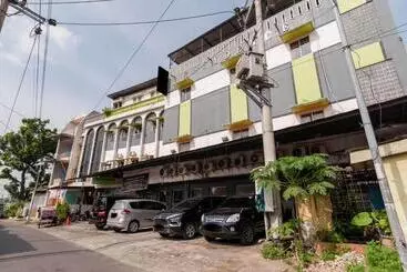 Urbanview Hotel Syariah Residence Medan By Reddoorz
