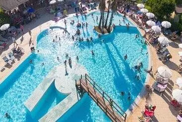 هتل Castello"Horse Country Resort"