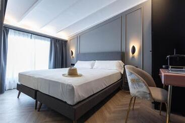 فندق فئة نجمة واحدة Reina 107 Beach Boutique