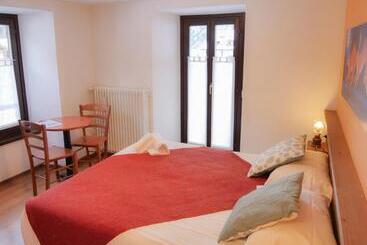 בית מלון כפרי Indren Hus