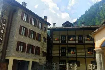 ホテル Indren Hus