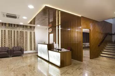 ホテル Genx Crystal Inn Chikmagaluru