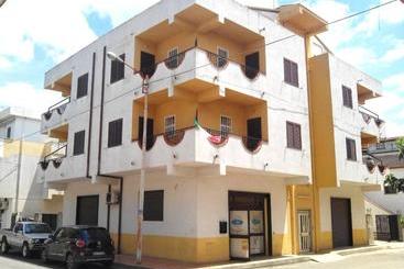 Отель Celestina