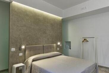 Bed And Breakfast T57