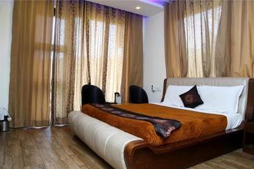 Whispering Wind By Dls Hotels