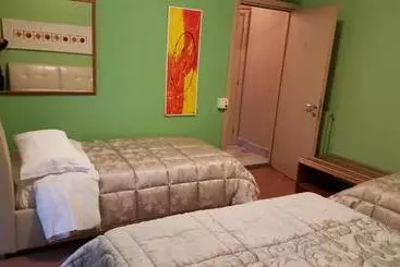 B&b Bed& Fly   Mamma Mia