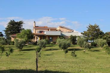 Bed and Breakfast Guest House Villa Di Judighes