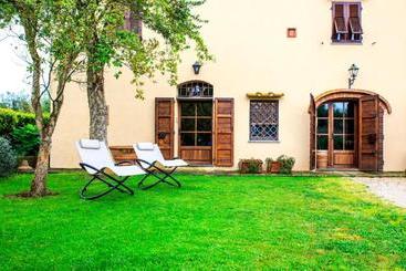 مبيت وإفطار I Glicini Appartamento