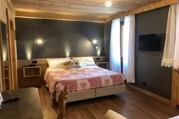 ベッドアンドブレックファースト Baita Fraina