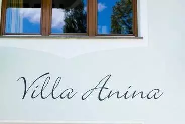 リゾートホテル Villa Anina