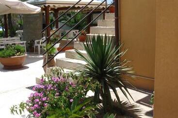 Bed and Breakfast Kamarina Land