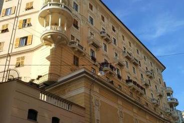 Home Genoa Hostel