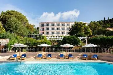 Hotelli Hôtel Du Parc Cavalaire Sur Mer