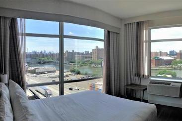 בית מלון כפרי Holiday Inn Express  Bronx Nyc  Yankee Stadium, An Ihg