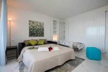 Appartamenti turistici Monte Bre  Apartment