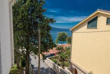 צימר Rocky Beach Rooms